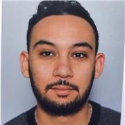 Développeur informatique propose des cours de programmation pour débutants et étudiants motivés